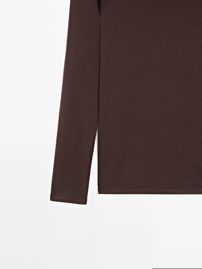 Свитер из шерстяно-хлопковой смеси с открытыми плечами