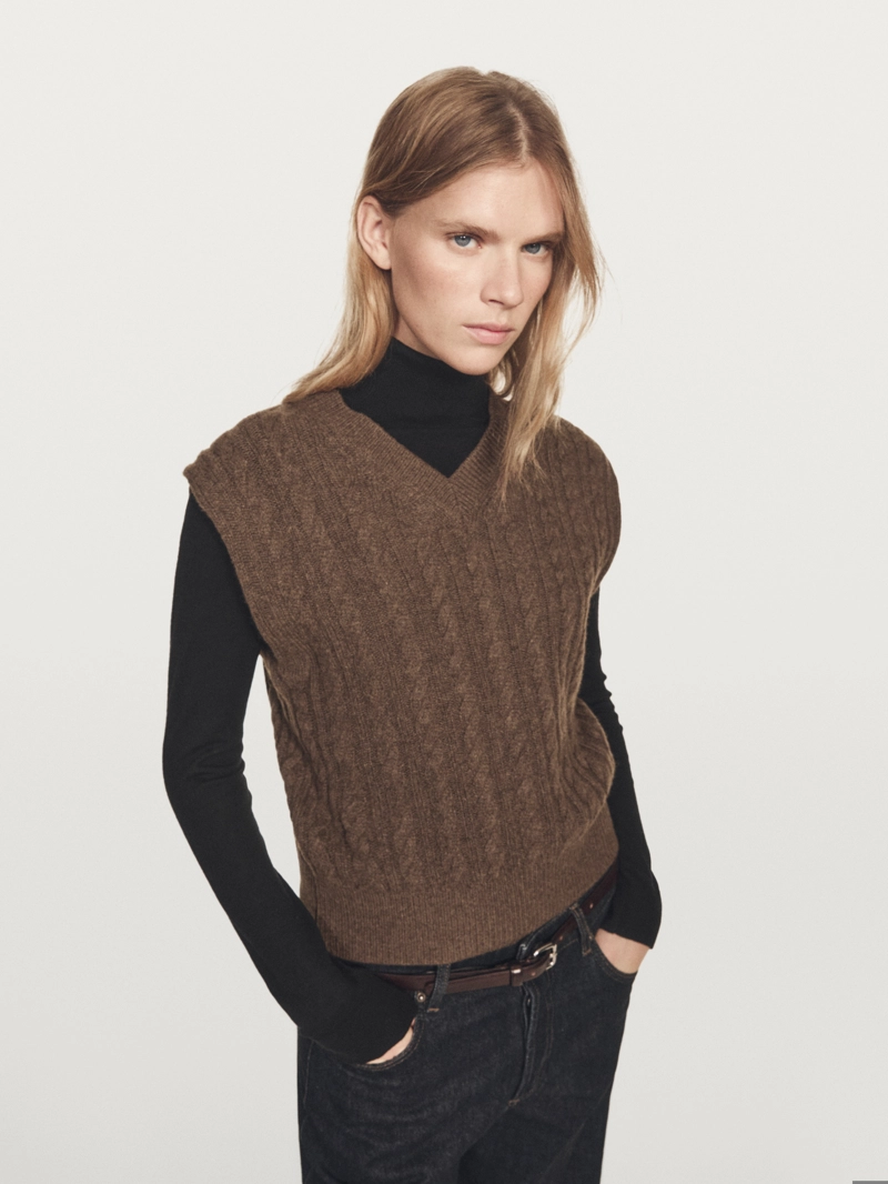 Жилет из шерстяно-нейлоновой смеси с v-образным вырезом