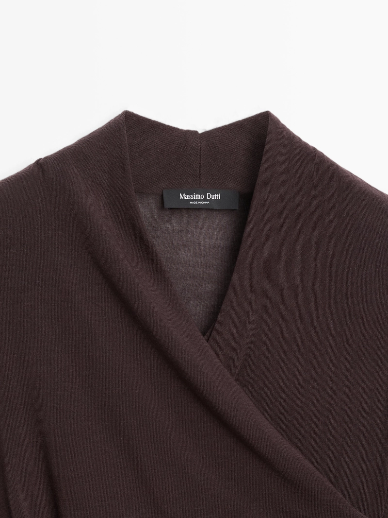 Футболка с длинным рукавом и драпировкой