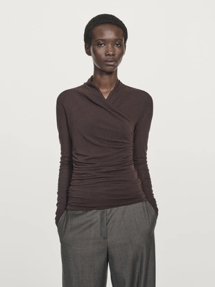 Футболка с длинным рукавом и драпировкой- Заказать в России