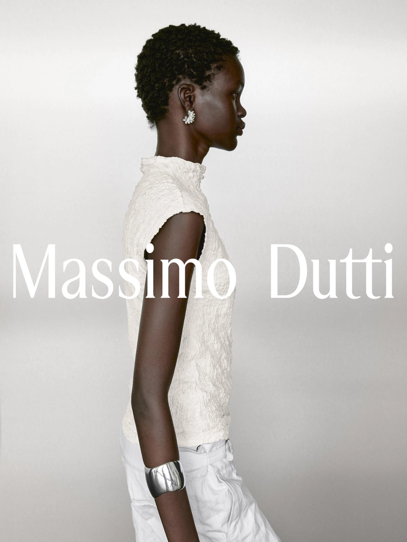 Майка без рукавов с собранными деталями