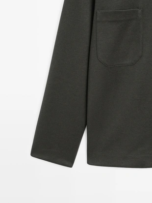 Рубашка с застежкой на пуговицы и накладными карманами- Заказать в России