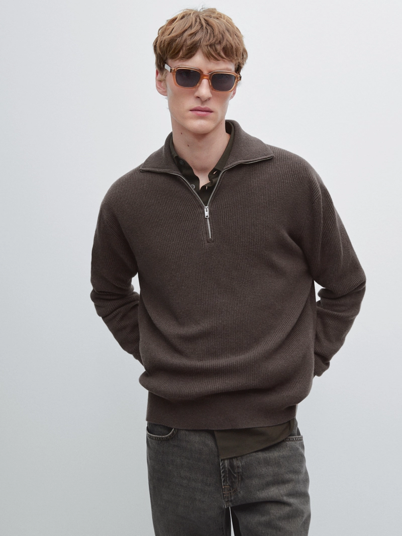 Свитер с высоким воротником и молнией