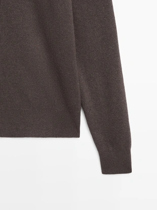 Свитер с высоким воротником и молнией- Заказать в России