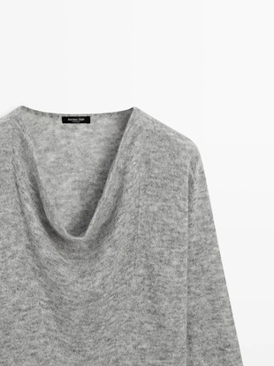 Трикотажный свитер с воротником-хомутом- Заказать в России