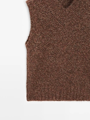 Жилет из меланжевой альпаки и войлока с текстурой- Заказать в России