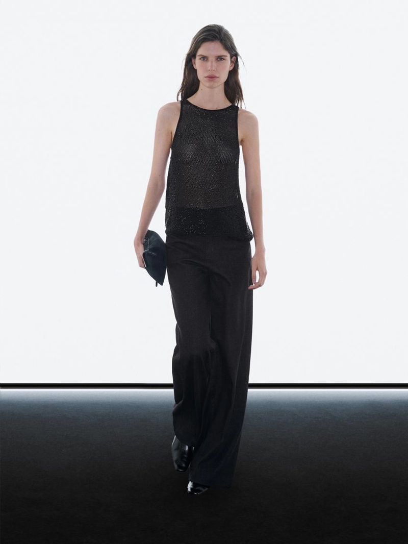 Топ из полупрозрачной ткани с бисером