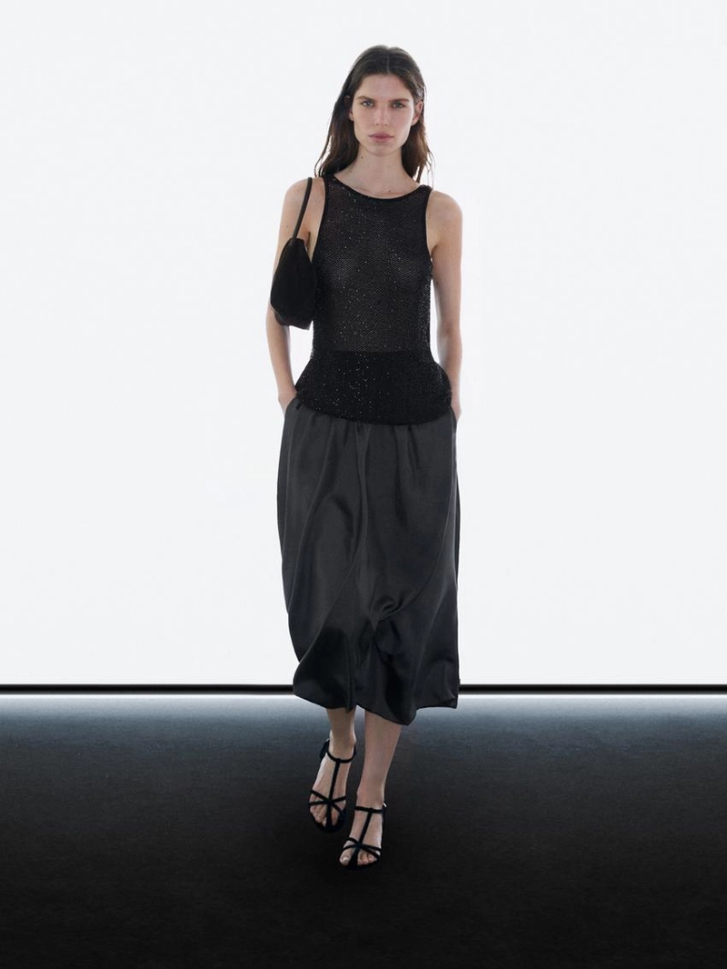 Топ из полупрозрачной ткани с бисером