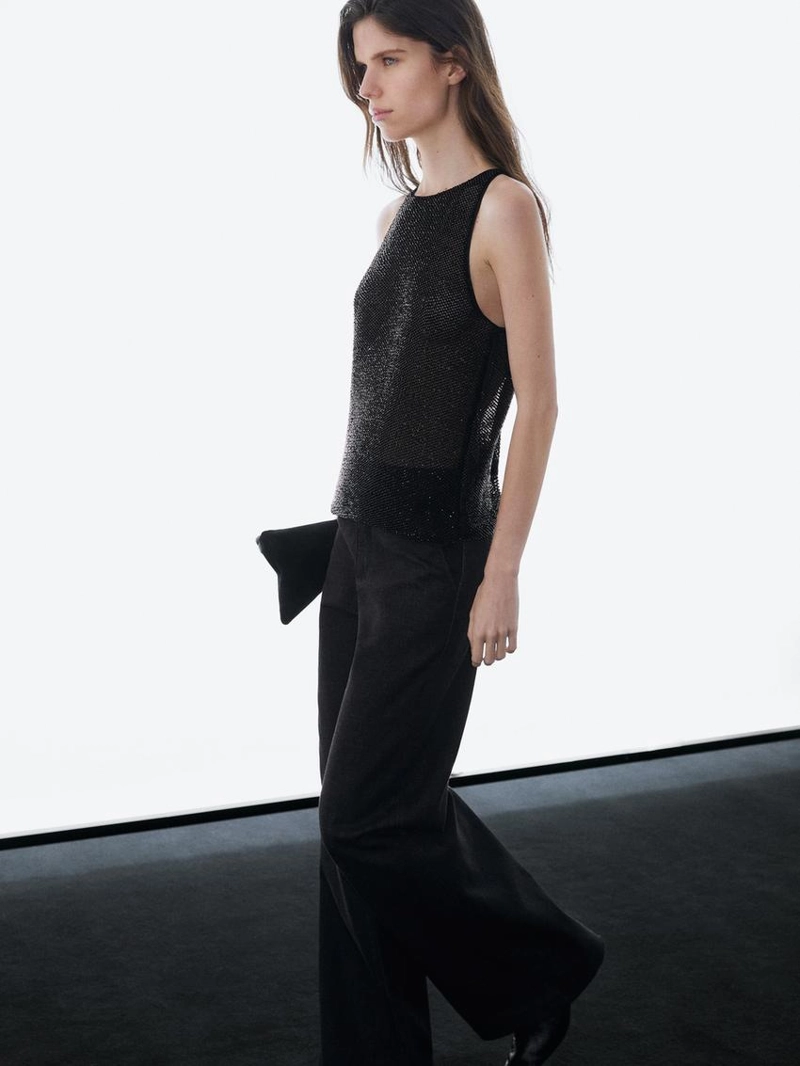 Топ из полупрозрачной ткани с бисером