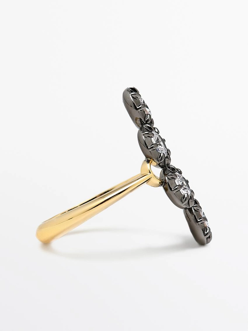 Кольцо с античным обрамлением бриллиантов