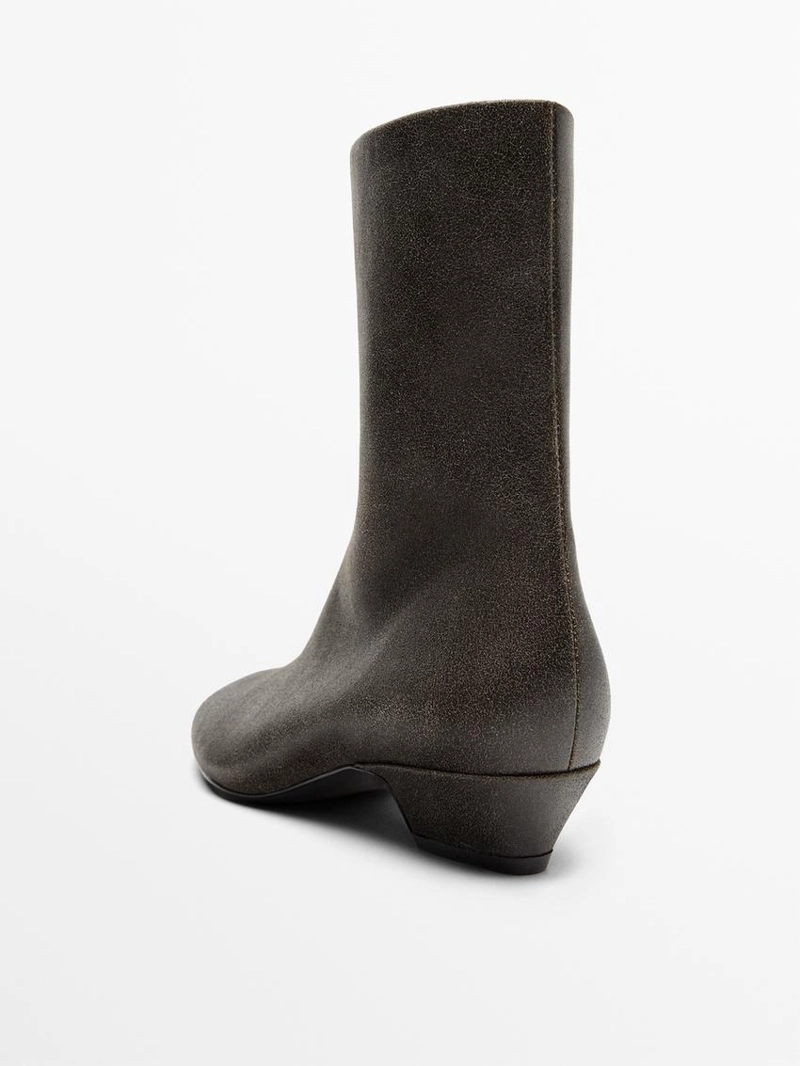 Кожаные ботильоны на каблуке