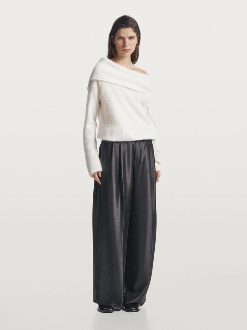 Широкие воздушные брюки с линиями