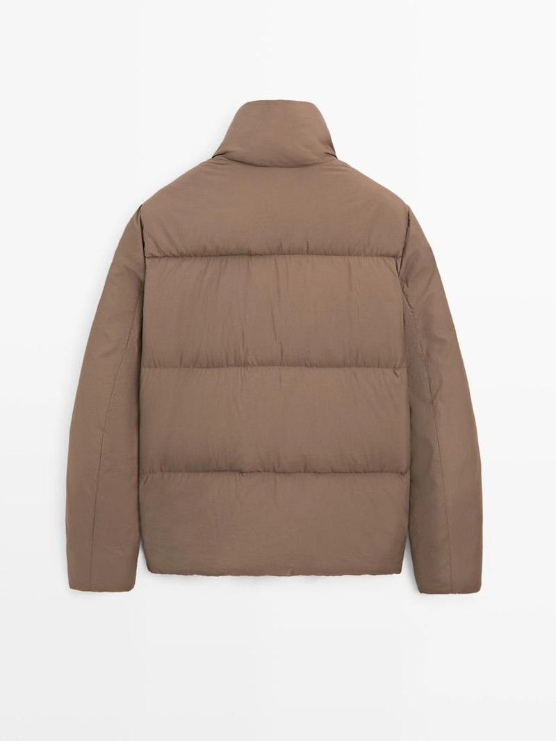 Пуховик с водоотталкивающим покрытием