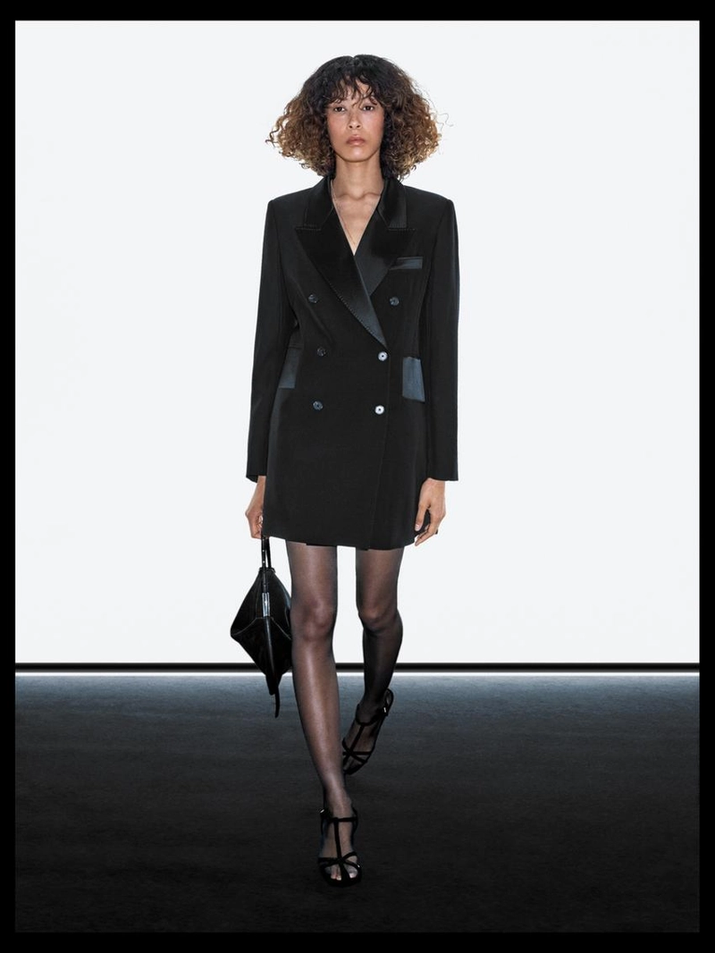 Платье в стиле блейзер с атласными деталями