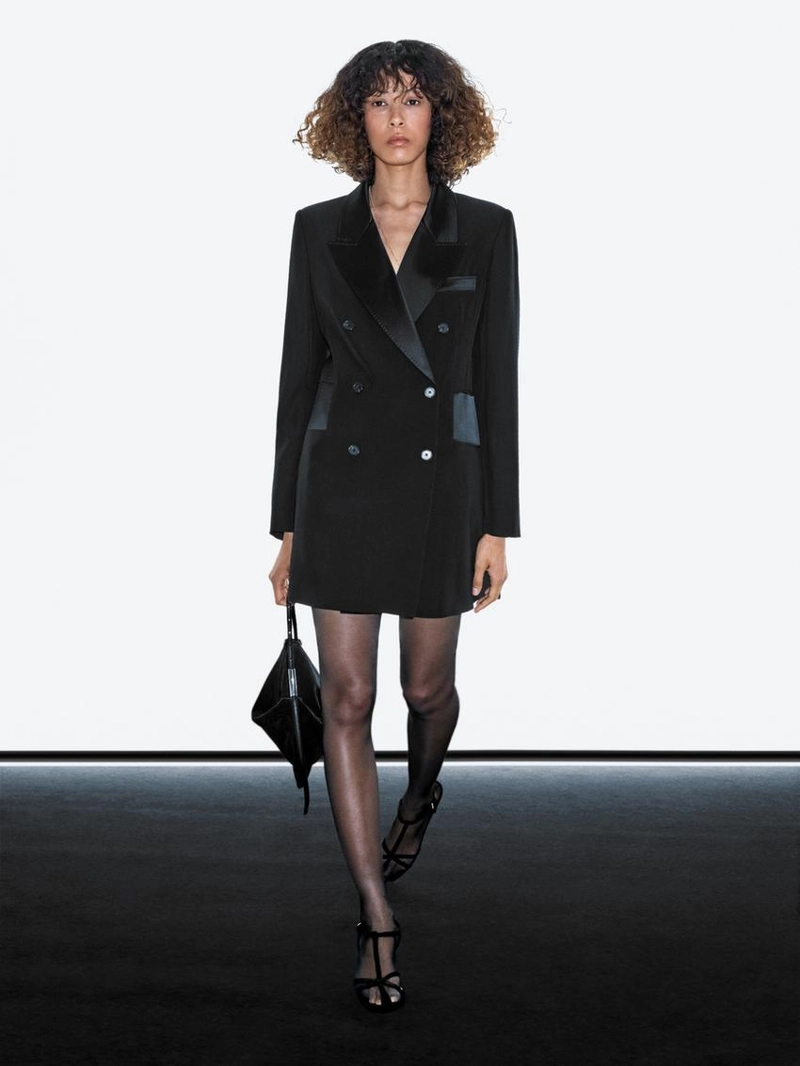 Платье в стиле блейзер с атласными деталями