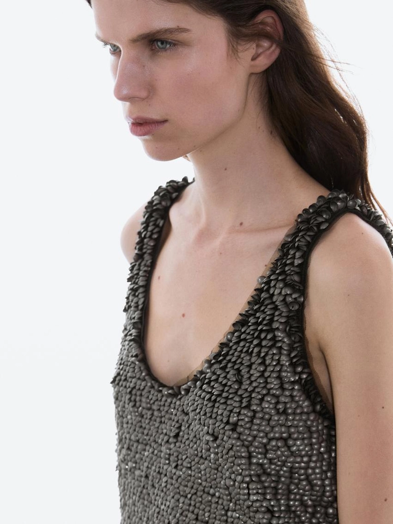 Топ с бретелями и бисером