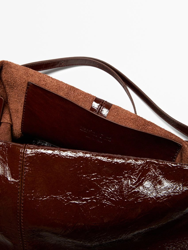 Сумка с клапаном из потертой натуральной кожи