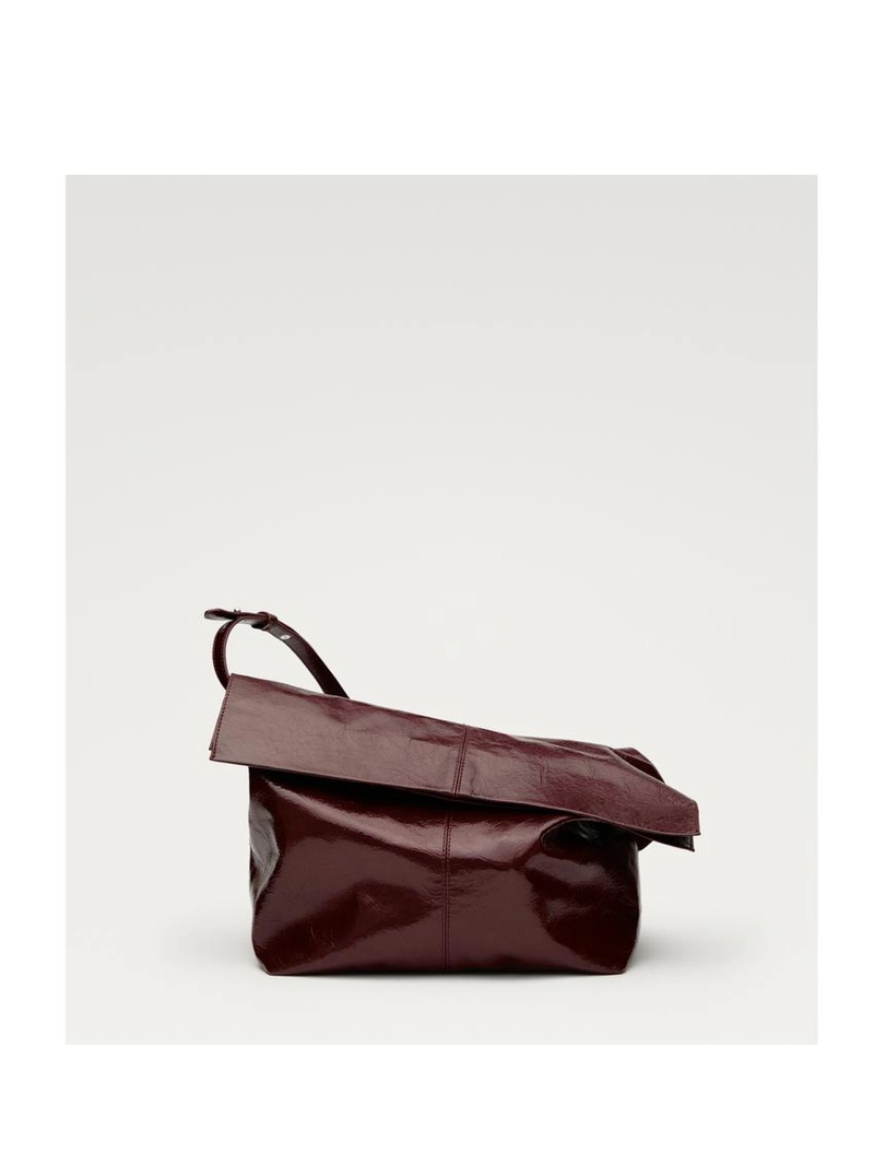 Сумка с клапаном из потертой натуральной кожи