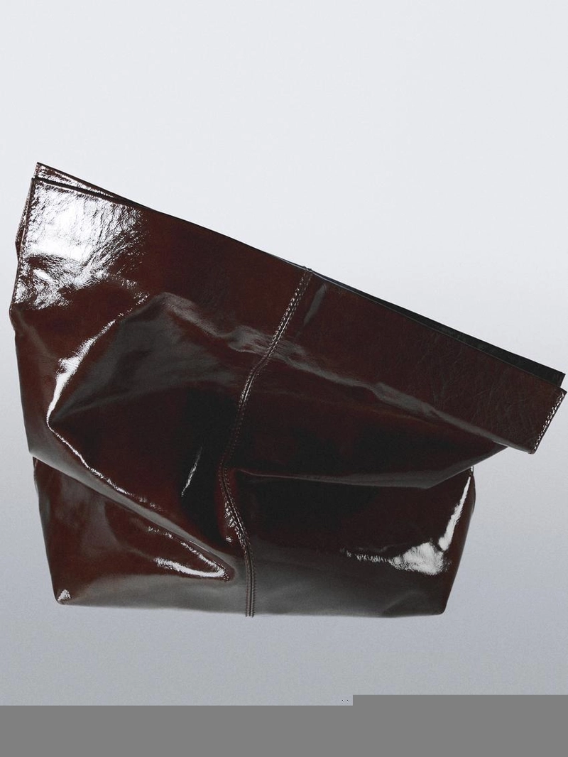 Сумка с клапаном из потертой натуральной кожи