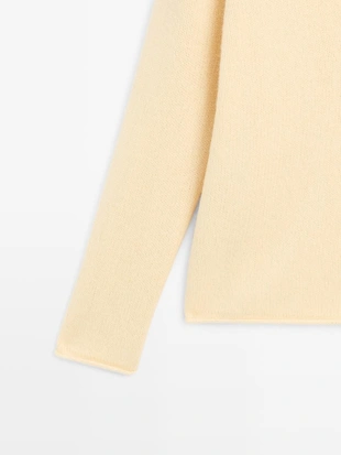 Свитер с V-образным вырезом из 100% шерсти- Заказать в России