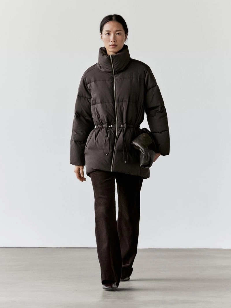 Пуховик с водоотталкивающей отделкой и эластичной талией