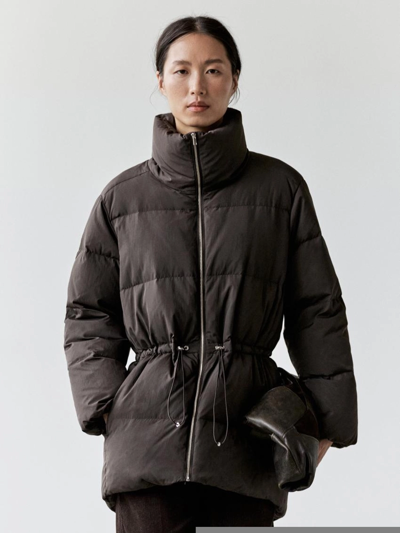 Пуховик с водоотталкивающей отделкой и эластичной талией