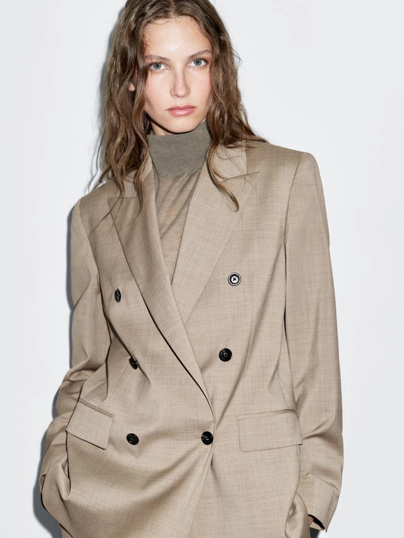 Пиджак из 100% шерсти с двубортной застежкой