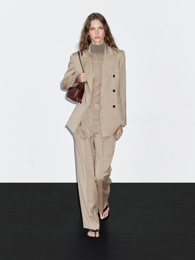 Пиджак из 100% шерсти с двубортной застежкой