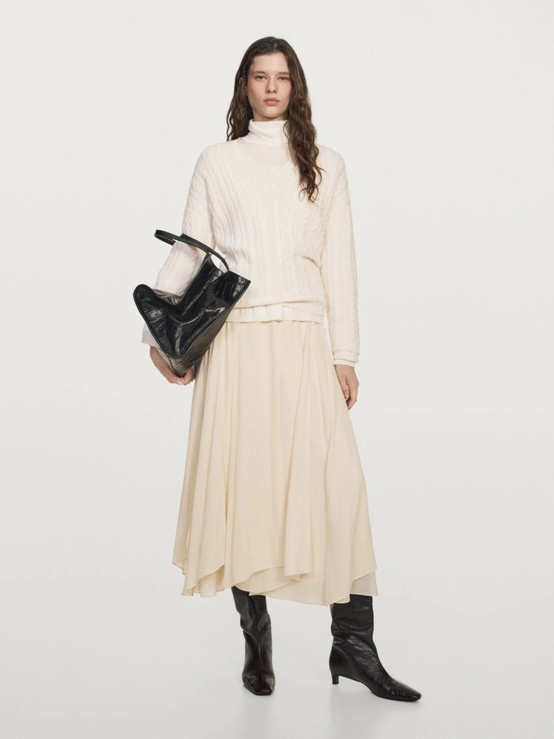 Свитер с плетеным узором и v-образным вырезом