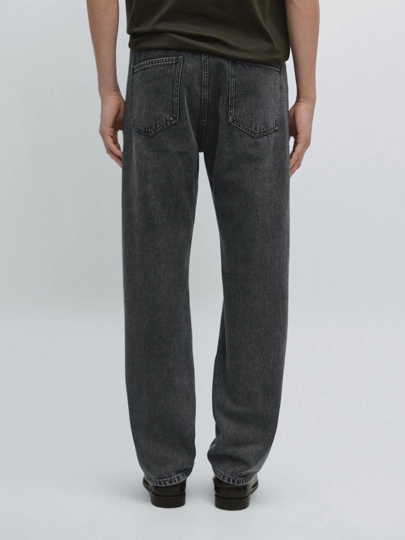 Джинсы прямого кроя