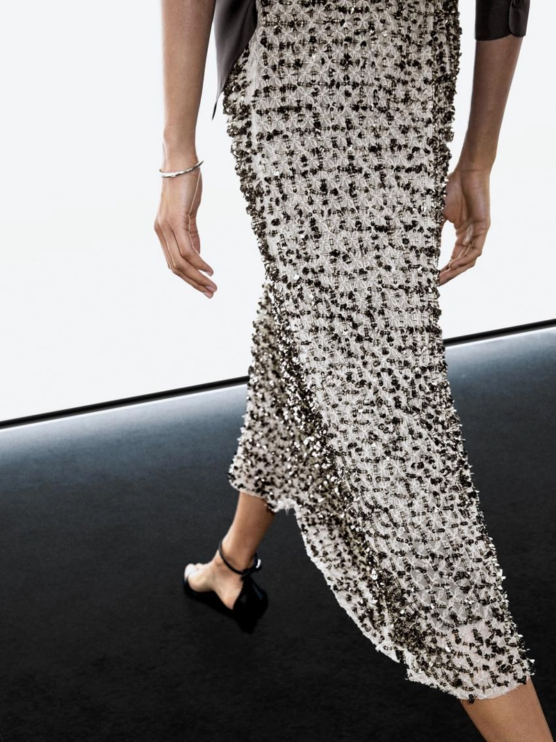 Юбка-миди с вышивкой и стразами