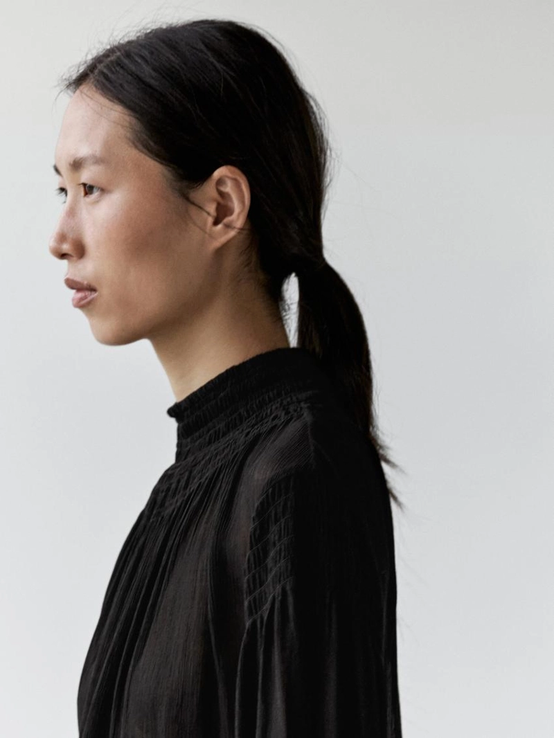 Блузка с деталями воротника