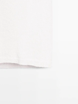 Белая худи из альпаки с передником- Заказать в России