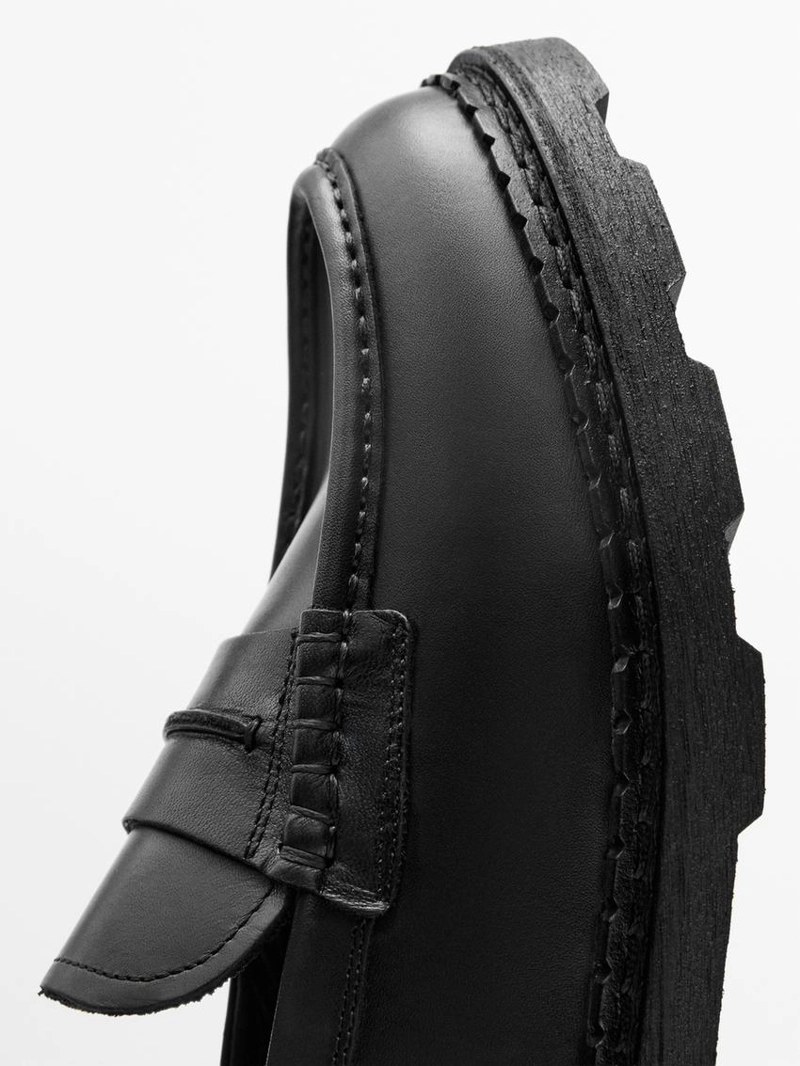 Лоферы из кожи с подошвой на гофре и пенни-ремешком