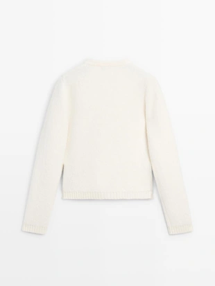 Короткий вязаный кардиган с деталями золотых пуговиц- Заказать в России