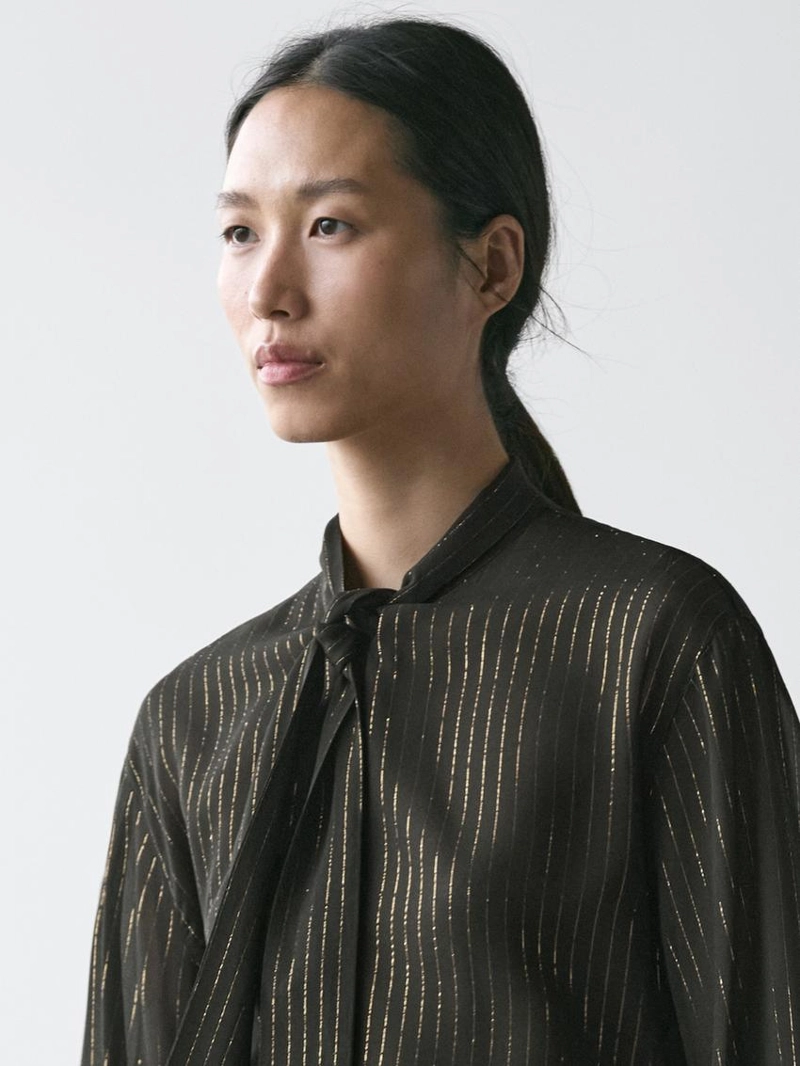 Рубашка свободного кроя с воротником-шарфом