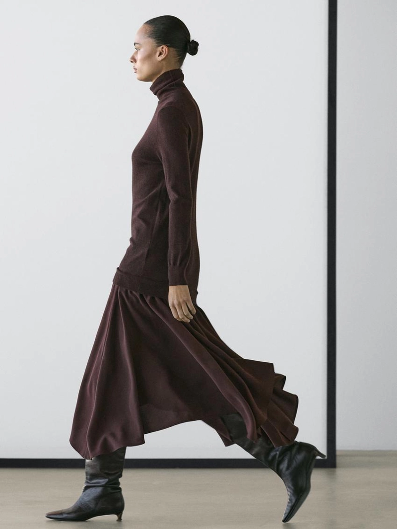 Платье из вязаного полотна с элементами шерсти