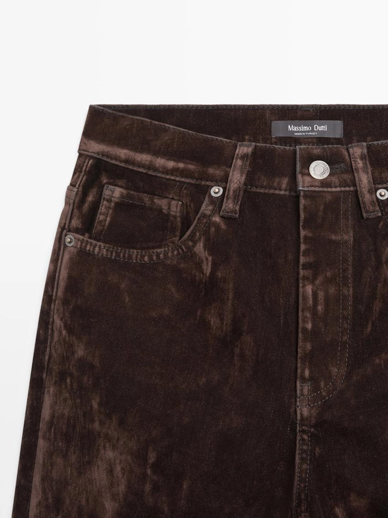 Джинсы буткат с высокой посадкой и отделкой флок