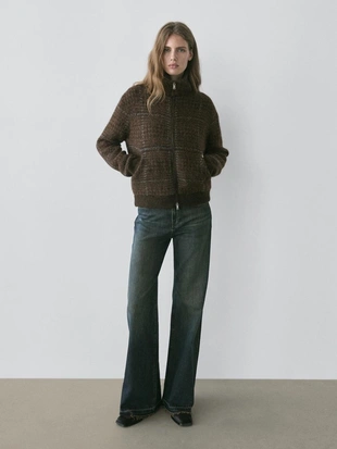 Джинсы с расклешенными штанинами средней посадки- Заказать в России