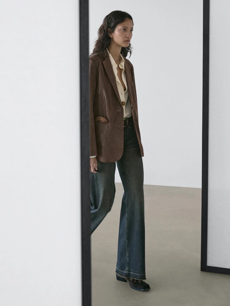 Замшевый пиджак с лацканами