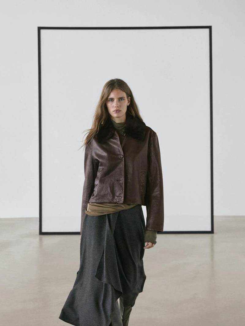 Куртка с отстёгивающимся воротником из натуральной кожи наппа