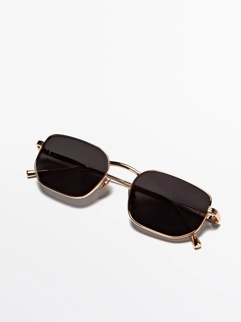 Солнечные очки с квадратными металлическими оправами