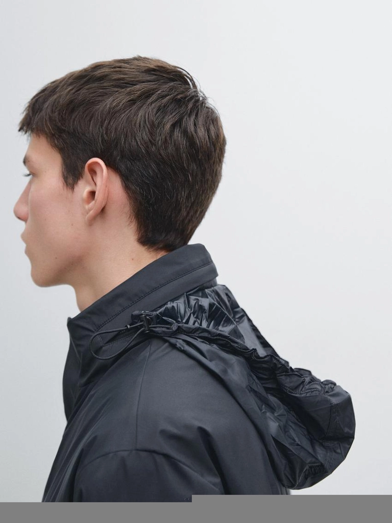 Короткая пуховая куртка с водоотталкивающей обработкой