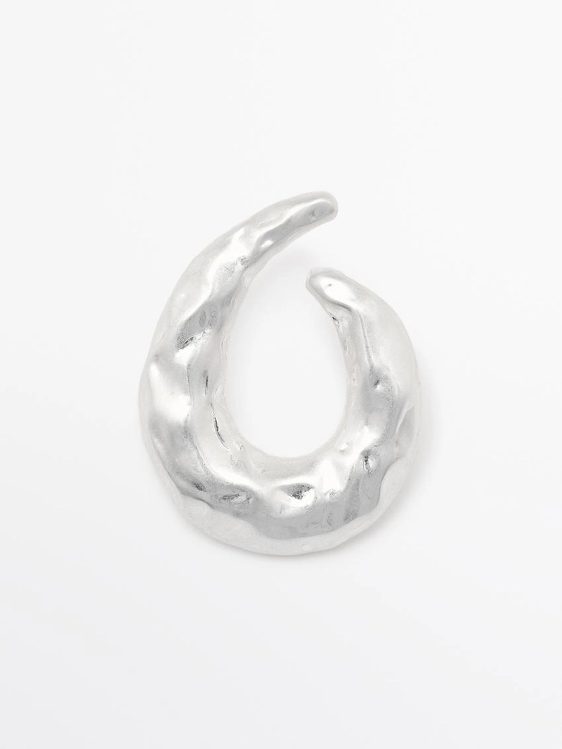 Серьги обтекаемой формы с текстурой