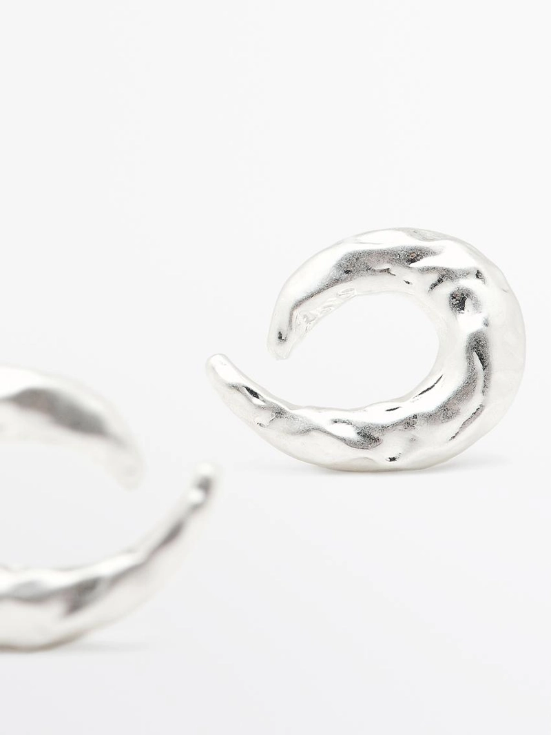 Серьги обтекаемой формы с текстурой