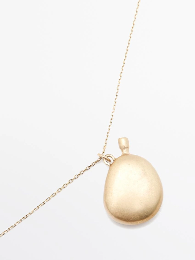 Ожерелье с металлическим подвеской