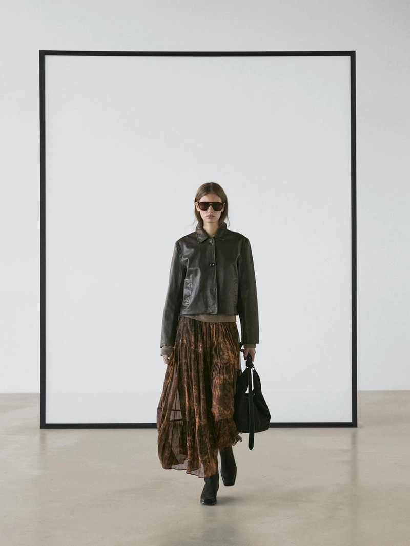 Плавная асимметричная миди-юбка