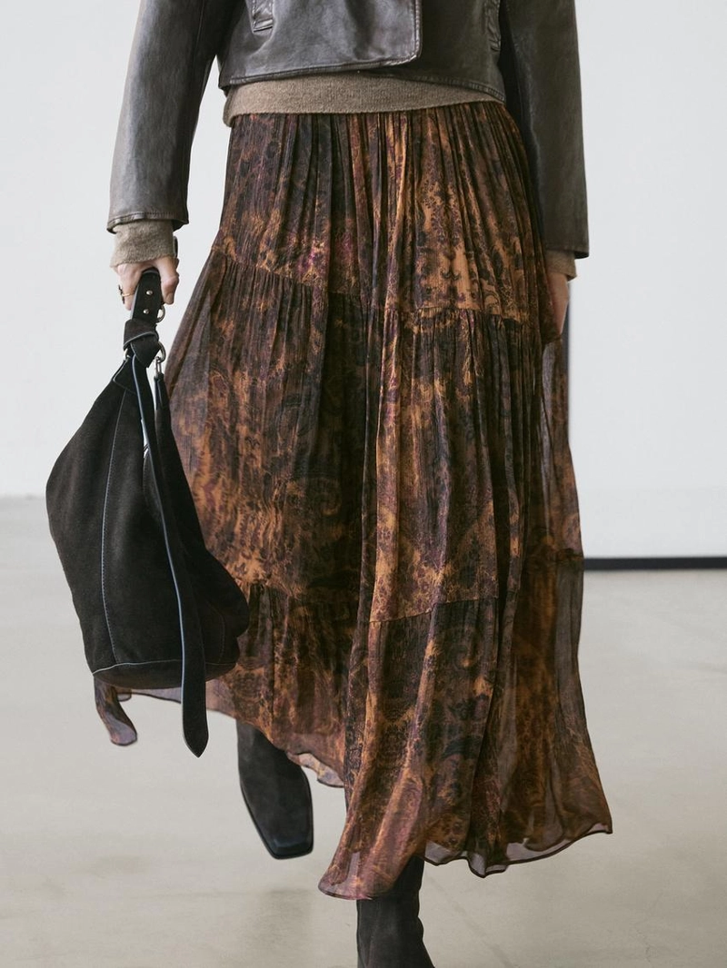 Плавная асимметричная миди-юбка