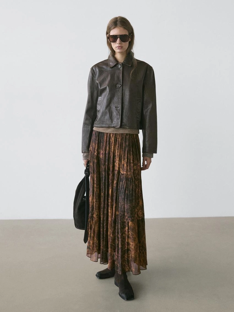 Плавная асимметричная миди-юбка