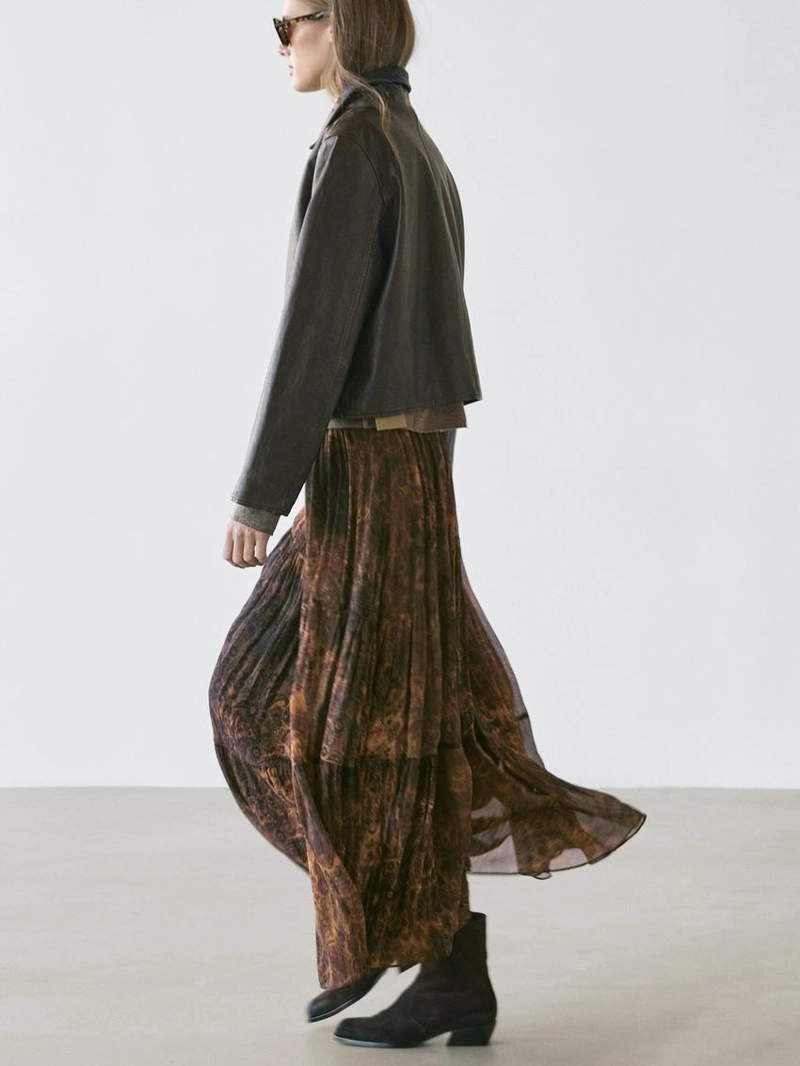 Плавная асимметричная миди-юбка